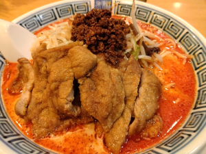 希須林 赤坂の排骨担々麺。